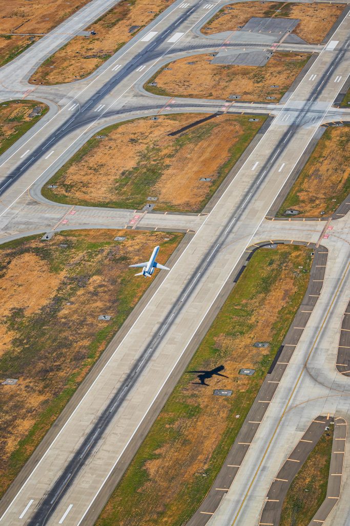 Norman Y. Mineta San Jose International Airport Delta Airlines R